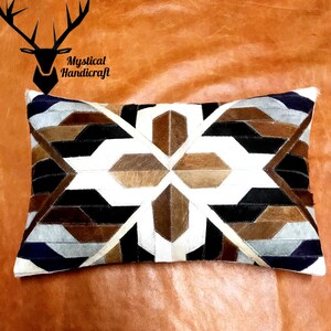 Handgemaakt, uniek lendenkussen van koeienhuid - Navajo patchworkontwerp - bruin en zwart bankkussen - gratis wereldwijde verzending&quot; MC-13