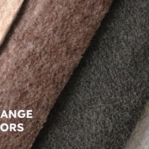 Pu&ograve; includere: Quattro strisce di tessuto testurizzato in varie tonalit&agrave; di beige, marrone, grigio scuro e grigio chiaro sono disposte in diagonale. Il testo MELANGE COLORS &egrave; stampato in bianco nell'angolo in basso a sinistra dell'immagine, indicando la variet&agrave;.