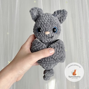 Bat Crochet Pattern perfect for Halloween, Amigurumi Bat Plushie, Spooky Crochet Pattern