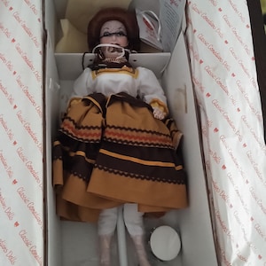 I Love Lucy Queen of the Gypsies Porcelain Doll The Hamilton Collection Lucille Ball