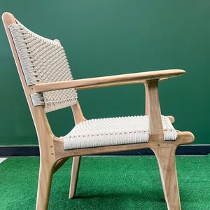 Stylish Outdoor Teak Dining Chair