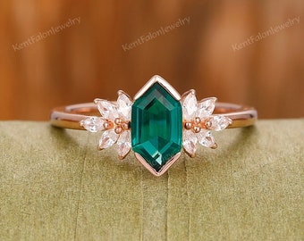 Unique Gemstone Ring Cluster Art Deco Emerald Bridal Ring Gifts Vintage Hexagon Cut Green Emerdald Engagement Ring For Women May Birthstone