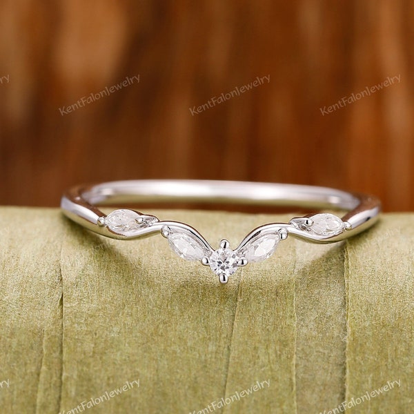 Vintage Promise band for women Moissanite wedding band Rose gold Curved wedding band Art deco Leaf Matching Stacking band ladies jewerly