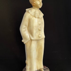 Art deco sculptuur van een pierrot door A. Trefoloni