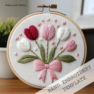 Motif de broderie de tulipes roses coquette, motif tulipe, broderie de tulipes, tulipes roses, broderie florale, broderie à la main, broderie à faire soi-même