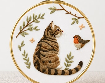 Ricamo con gatto e uccellino: progetto fai-da-te moderno per il giardino primaverile (schema in PDF)