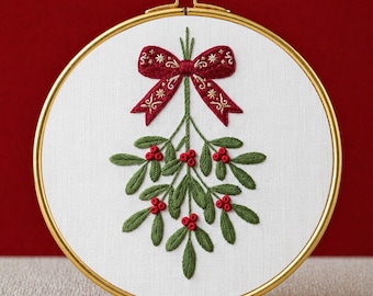 Mistletoe Christmas Ornament Hand Embroidery PDF Pattern Instant Download Christmas Botanical Hoop Ornament