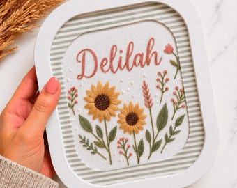 Patrón PDF de bordado de flores silvestres con nombre personalizado. Arte personalizado de aro de girasol. Fácil de usar para principiantes. Descarga digital imprimible. Letrero para guardería.