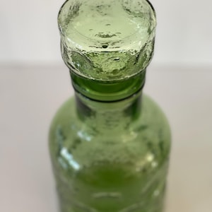 吹きガラスの緑色のボトル – ヴィンテージ 50/60年代 – ストッパー付き 