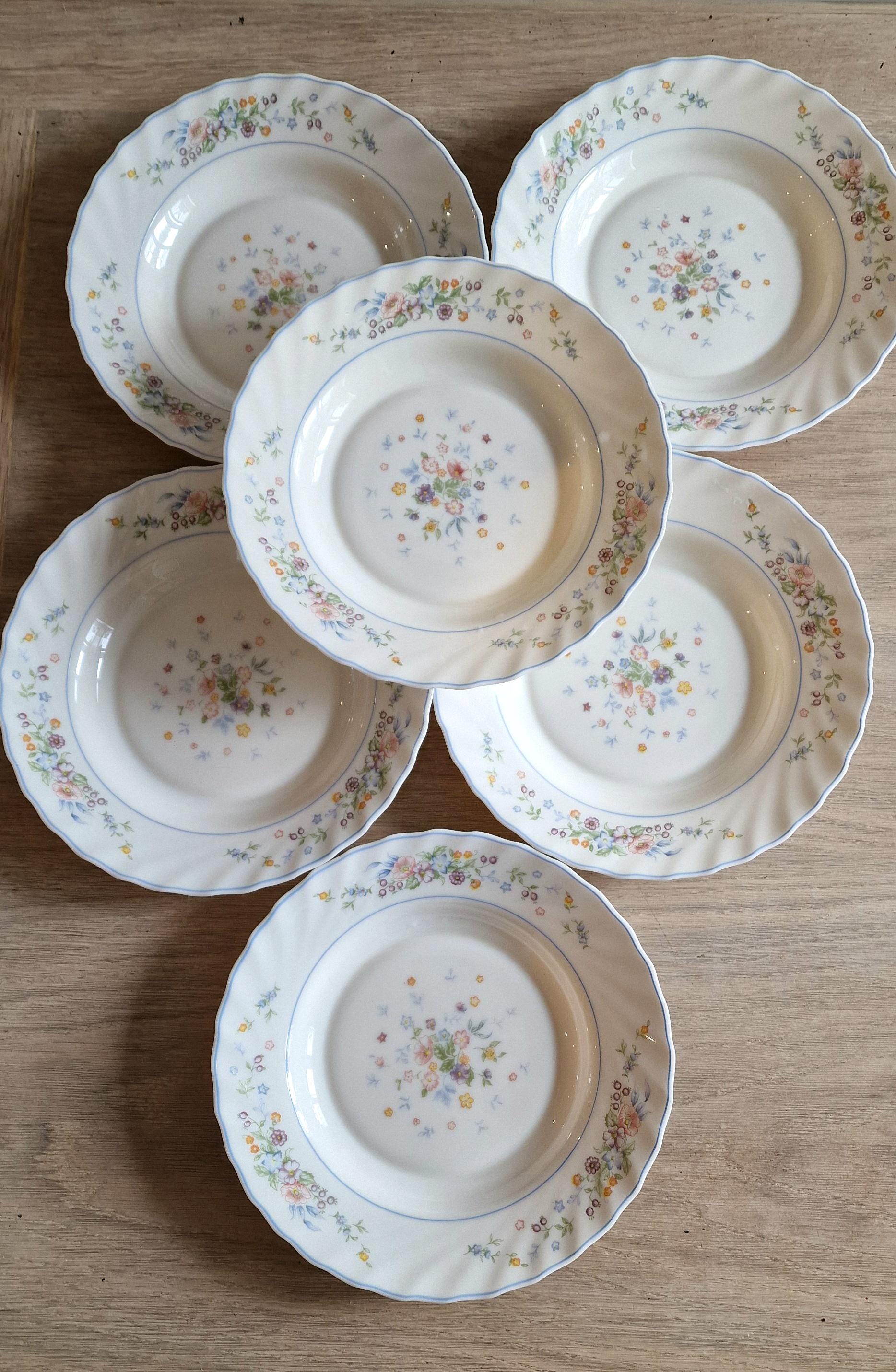 青い花柄の陶器製食器セット 10点 フランス‼️アルコパル 青い花柄の陶器製食器セット 10点 フランス‼️アルコパル arcopal