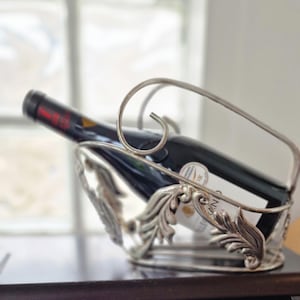 Openwork silver metal bottle holder – Foliage motifs