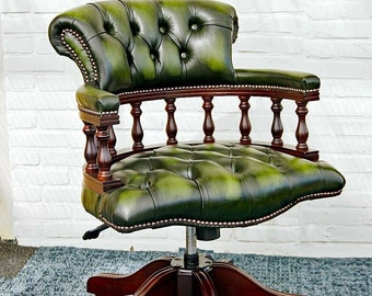 Chaise de bureau anglaise Chesterfield. Fauteuil pivotant capitaine vert antique