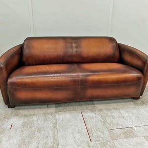 Divano Chesterfield compatto Aviator a 3 posti in pelle Vintage cognac