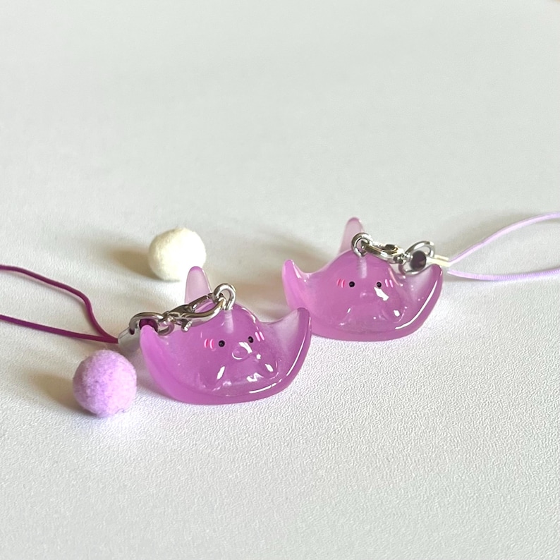 Kawaii Ocean Creature Phone Charm | Y2K Pufferfish Keychain Lilac stringray