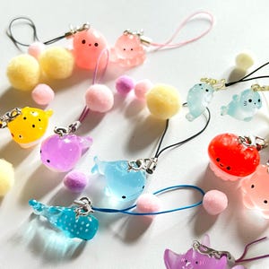 Petite breloque pour téléphone portable créatures marines en gelée année 2000 | Poisson-globe | Porte-clés clair requin baleine Dumbo pieuvre méduse cadeau bijou lanière kawaii