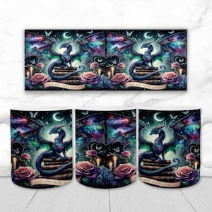 Peut inclure: Mug en céramique blanche avec une illustration fantastique d'un dragon sur des livres, entouré de roses, de bougies et de papillons. Le design comprend un ciel nocturne et le texte "JUST ONE MORE CHAPTER".