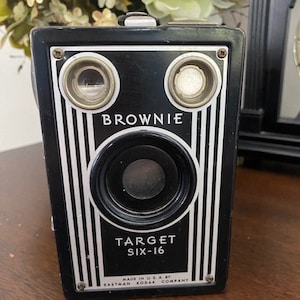 1940&#39;s Brownie Box Camera Target SIX-16 Eastman Kodak Co. Collectible, one owner