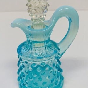 Fenton vintage hobnail blue opalescent glass cruet with stopper
