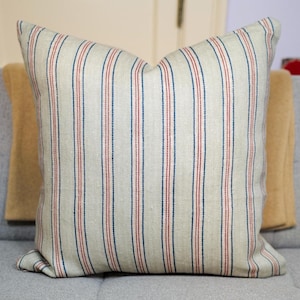 Funda de almohada de Robert Kime, de una o dos caras, de tela Tynemouth Ticking, hecha a pedido.