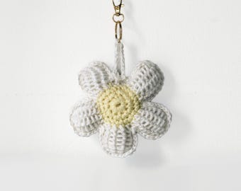 Handmade Crochet Flower Keychain, Flower Bag Charm, Floral Keyring, Crochet Flower, Gift for Her, Unique Crochet Charm, Mothers Day