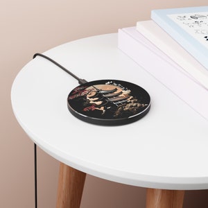 Japanese Temple Tattoo Art Wireless Charger: Qi-Enabled Phone Charging