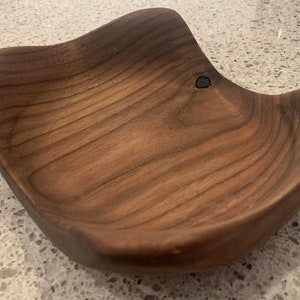 Tazón de madera pequeño, tazón de nogal convertido a mano para llaves, decoración de cocina para cocina rústica