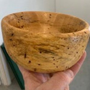 Tazón de madera mediano girado a mano con regalo de bienvenida de madera spalting para decoración de cocina rústica