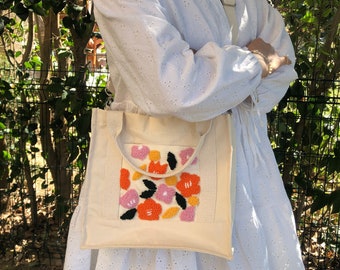 Floral Punch Needle Canvas Tote, Multi-Pocket Tote, Aesthetic Bag, Hand Tufted Bag, With Inner Pockets, Strap Crossbody Bag,Hand Embroidered