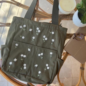 Handbestickte Daisy Green Tasche, niedliche kleine Gänseblümchen Stickerei Markttasche, handgemachte umweltfreundliche Einkaufstasche, ästhetische Tasche, Blumentasche