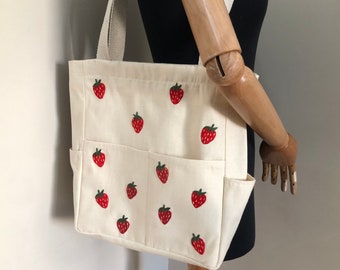 Erdbeere Hand bestickt Canvas Einkaufstasche, Einkaufstasche mit Tasche, Einkaufstasche, niedliche Markttasche, Geschenk für sie, gestickte Erdbeeren