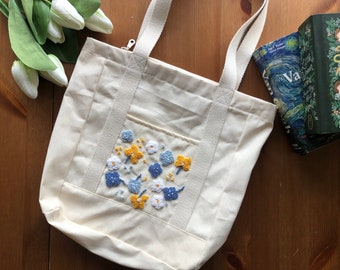 Floral Punch Needle Tote, Hand Tufted Bag, Multi-Pocket Shoulder Bag, Gift For Her, Minimal Tote Bag Aesthetic, Custom Made, Bridesmaid Gift