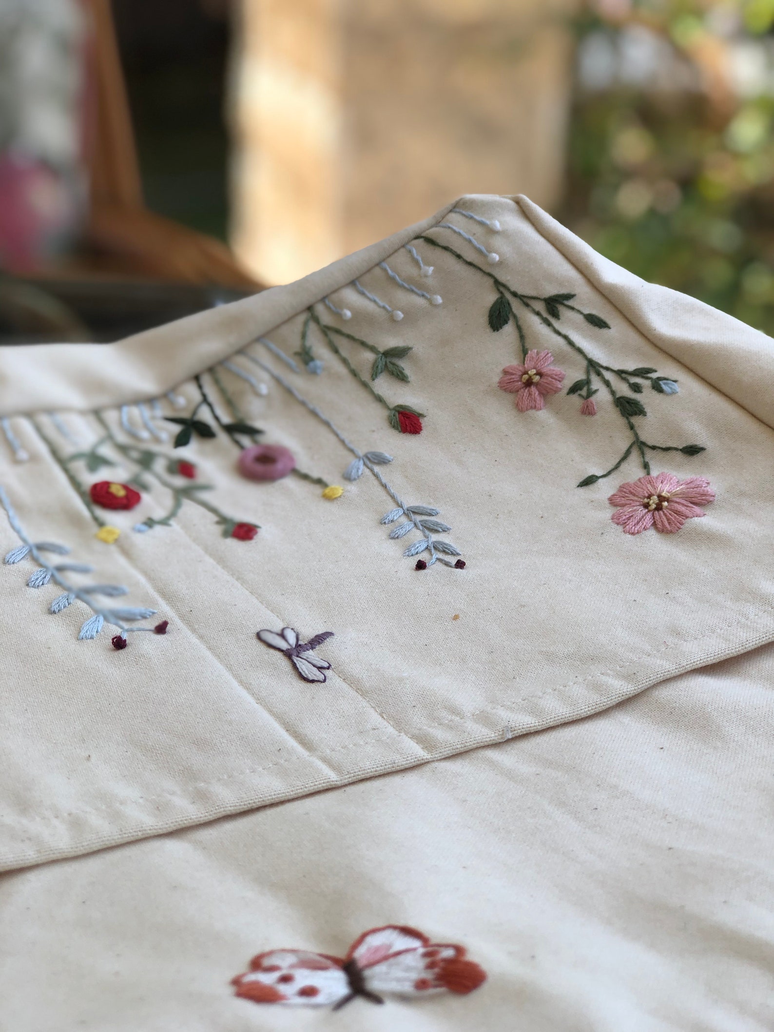 Flower Garden Embroidered Tote Bag, Floral Design Shoulder Bag, Hand ...
