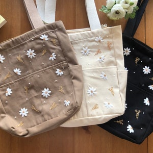 Gänseblümchen Stickerei Einkaufstasche, Sommer-Schultertasche, handgemachtes Geschenk, umweltfreundliche Einkaufstasche, maßgefertigt, minimalistische Tasche, handbestickt
