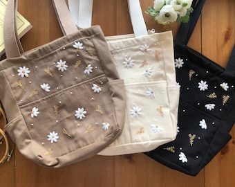 Toteväska med prästkragebroderi, sommaraxelväska, handgjord present, miljövänlig shoppingväska, specialtillverkad, minimalistisk väska, handbroderad