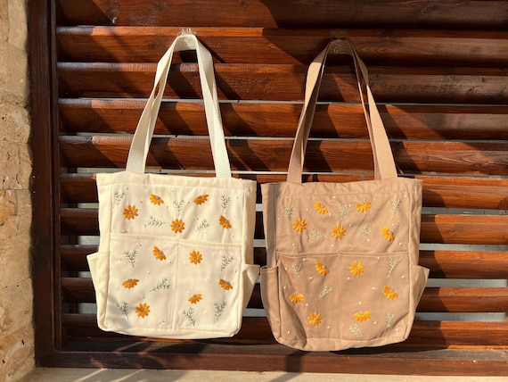 Orange Daisy Embroidered Tote Bag, Summer Shoulder Bag, College Tote Bag,Minimalist Bag,Hand Embroidered Tote Bag,Cute Tote Bag,Gift For Her