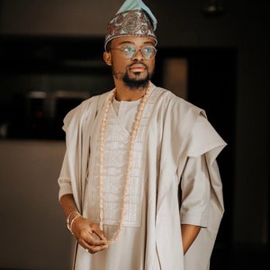 Afrikanisches Männerkleid, Agbada Kaftan, wertvolles Geschenkkleid, Hochzeitsfeier Kleid, Männer dreiteilig, Nigeria Agbada Kleid, Abendkleid, Geschenk