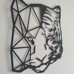 Modern Metal Tiger Wall Art: Geometric Animal Hanging
