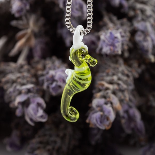 Glass Seahorse Necklace, Seahorse Pendant, Elegant Seahorse Charm, Artistic Marine Life Pendant, Ocean Lover's Charm, Seahorse Jewelry.