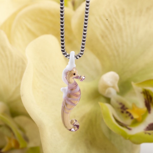 Glass Seahorse Necklace, Seahorse Pendant, Elegant Seahorse Charm, Artistic Marine Pendant, Ocean Lover's Charm, Adorable Seahorse Jewelry.