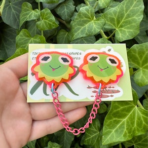 Meme Famous Frog Collar Pin