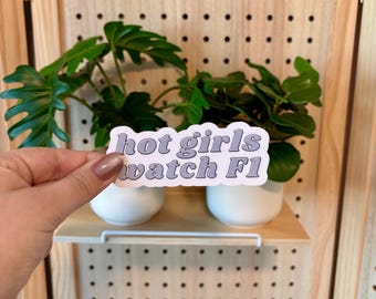 Pegatina de chicas atractivas viendo F1 / Bonita pegatina para portátiles, botellas de agua y portátiles