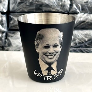 Vicepresident Trumps snapsglas