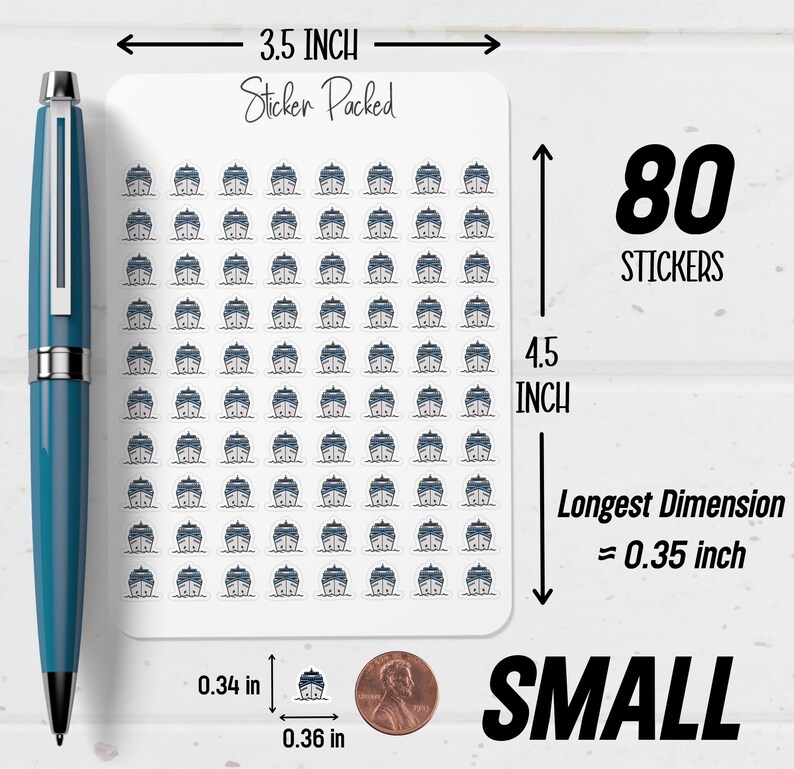 Peut inclure: Une planche de 80 petits autocollants avec un motif de bateau bleu marine. La planche mesure 8,89 cm de large et 11,43 cm de haut. La plus grande dimension de chaque autocollant est de 0,89 cm. Le texte "Sticker Packed" et "SMALL" sont &eacute;galement visibles.