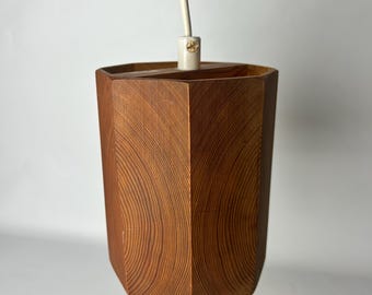 Lampa wisząca z drewna sosnowego w stylu vintage, oświetlenie skandynawskiej chaty