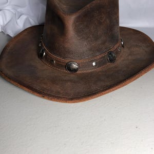 Chapeau vintage Minnetonka Outback en cuir de buffle nickel