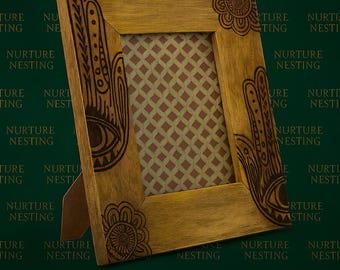 Hand-Carved Hamsa Boho Photo Frame,Rustic Mango Wood Boho Tabletop Display (28×23×2cm)