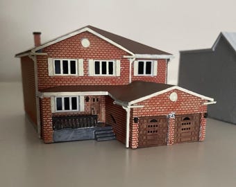 N Scale Building - 2 Car Garage Suburban Home