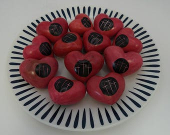 Kissi Soapstone Red Hearts- Set 0f 12
