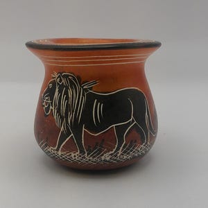 Kisii Soapstone Ink Pot W/ Lion