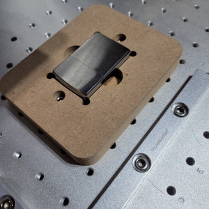 Appareil de gravure laser pour briquets Zippo
